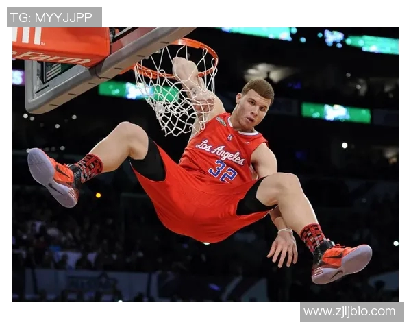 哈滕儿子清晨六点半坚持苦练扣篮展现不懈努力与追求梦想的精神