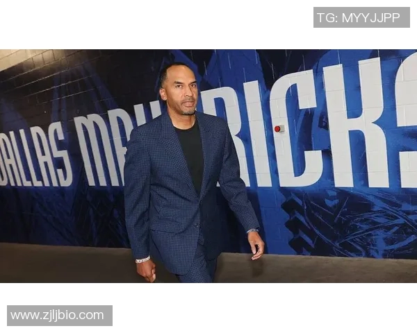 火上浇油！湖人自媒体：要求我湖立刻退役哈里森球衣！